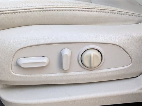 Used 2018 Buick Enclave Essence image 23