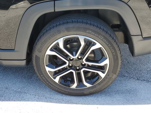 Used 2022 Jeep Compass Limited image 5