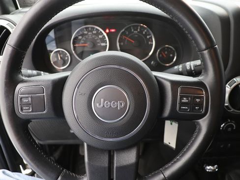 Used 2017 Jeep Wrangler Unlimited Rubicon w/ Dual Top Group AWD/4WD image 21