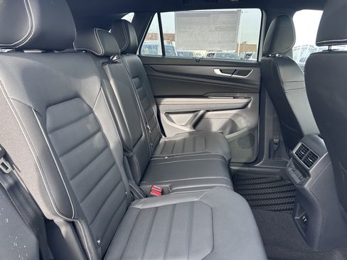 New 2026 Volkswagen Atlas Cross Sport SEL R-Line image 28