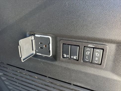 Used 2025 GMC Yukon AT4 Ultimate w/ LPO, Floor Liner Package AWD/4WD image 8