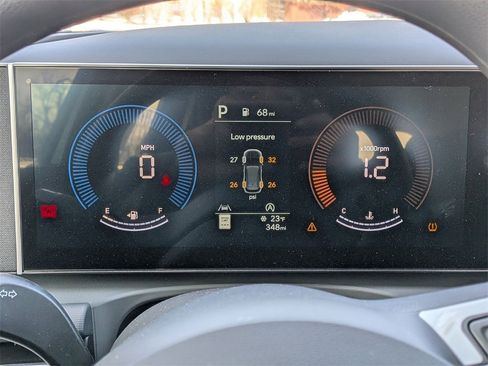 Used 2025 Hyundai Tucson SE image 12