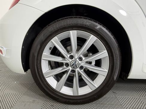 Used 2019 Volkswagen Beetle 2.0T SE image 13