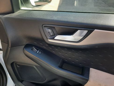 Used 2020 Ford Escape SE AWD/4WD image 16