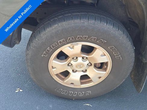 Used 2010 Toyota Tacoma PreRunner w/ TRD Off-Road Pkg RWD image 4