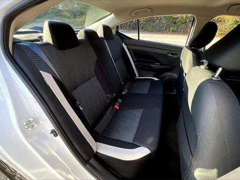 Used 2022 Nissan Versa SV image 22