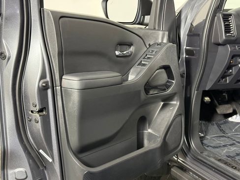 Used 2023 Nissan Frontier SV w/ Midnight Edition Package image 29