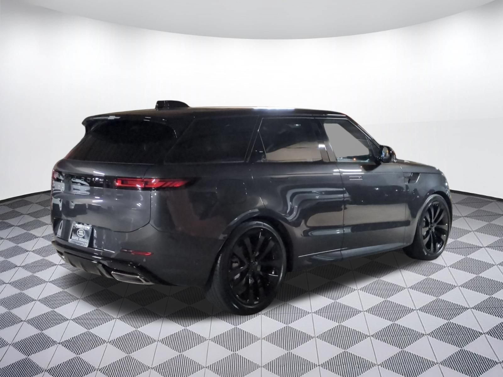 New 2027 Land Rover Range Rover Sport Dynamic SE AWD/4WD image 5