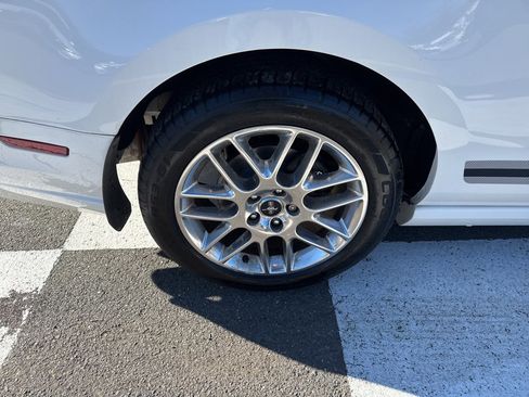 Used 2013 Ford Mustang Premium image 10