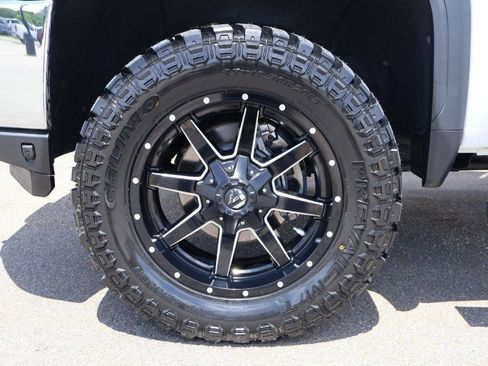 Used 2021 GMC Sierra 3500 4x4 Crew Cab w/ Gooseneck/5TH Wheel Package image 18