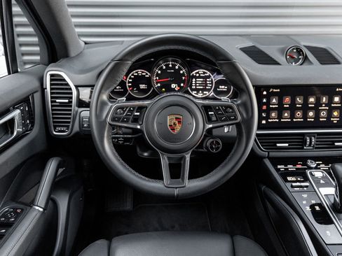 Certified 2023 Porsche Cayenne Platinum Edition AWD/4WD image 18