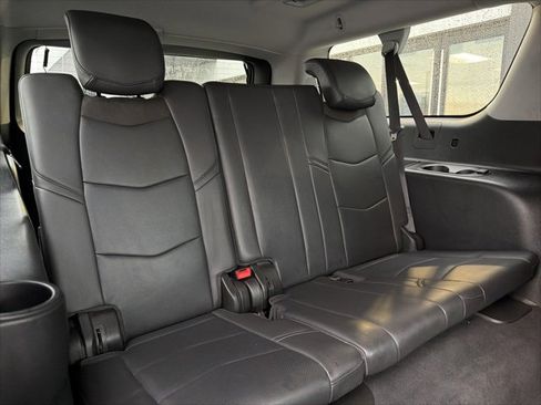 Used 2018 Cadillac Escalade ESV Luxury image 19