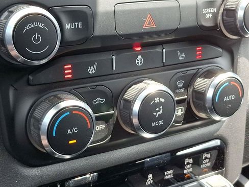 Used 2023 RAM 1500 Big Horn AWD/4WD image 16