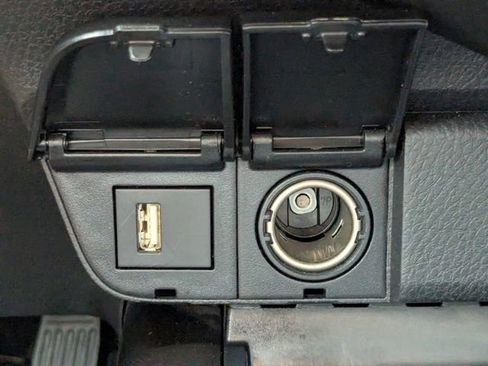 Used 2024 Toyota Camry SE FWD image 21
