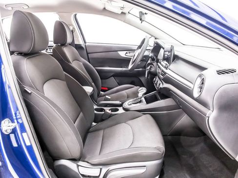 Used 2023 Kia Forte LXS FWD image 30