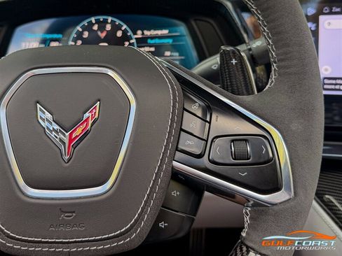 Used 2024 Chevrolet Corvette Z06 RWD image 30