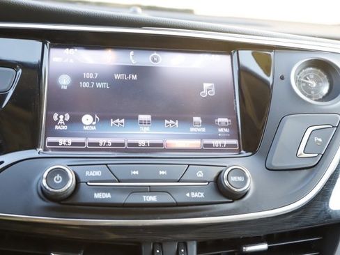 Used 2018 Buick Envision Essence image 26