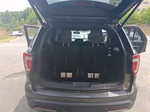 Used 2019 Ford Explorer XLT w/ Equipment Group 202A AWD/4WD image 23