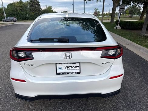 Used 2025 Honda Civic Sport image 9