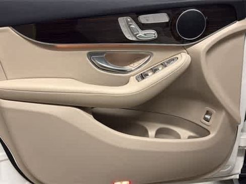 Used 2021 Mercedes-Benz GLC 300 4MATIC image 14