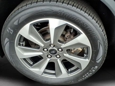 Used 2023 Ford Escape Platinum w/ Premium Technology Package AWD/4WD image 8