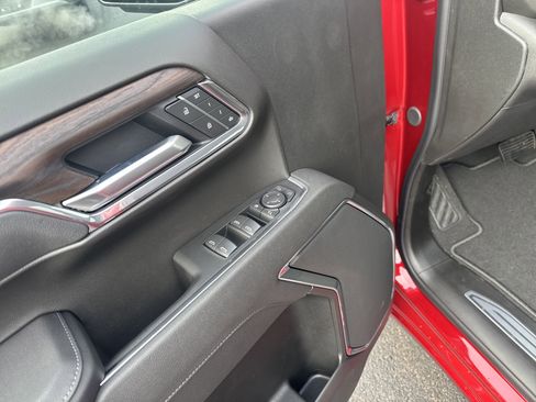 New 2026 GMC Sierra 1500 SLT image 16