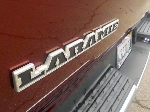 Used 2019 RAM 1500 Laramie image 17