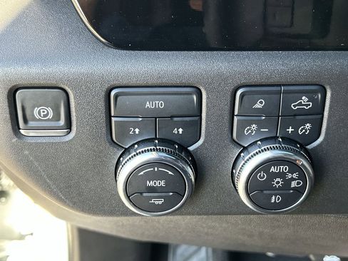 Used 2025 GMC Sierra 1500 SLT w/ SLT Premium Package image 18