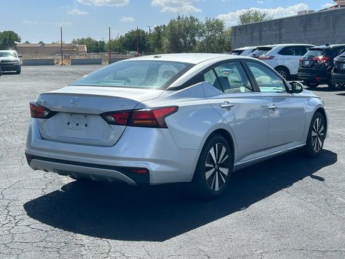 Used 2021 Nissan Altima 2.5 SV FWD image 3