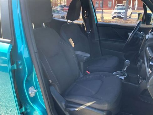 Used 2022 Jeep Renegade Altitude w/ Convenience Group image 9