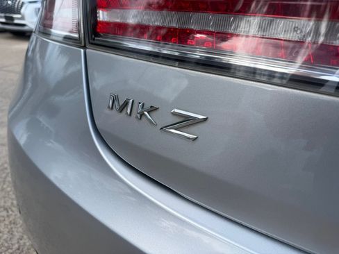 Used 2017 Lincoln MKZ Premiere FWD image 9