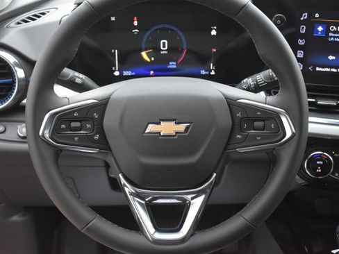 New 2026 Chevrolet Trax LT w/ Sunroof Package image 20