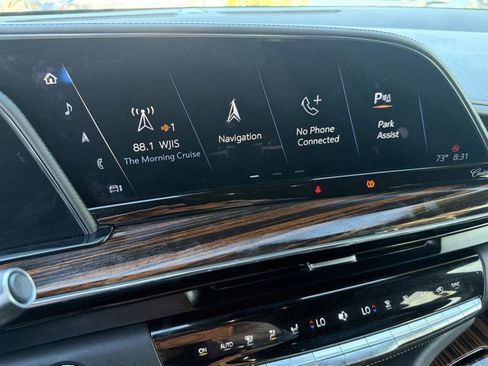 Used 2021 Cadillac Escalade Luxury RWD image 26
