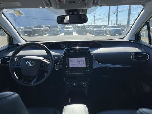 Used 2022 Toyota Prius XLE image 13