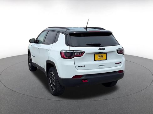 Used 2025 Jeep Compass Trailhawk AWD/4WD image 9