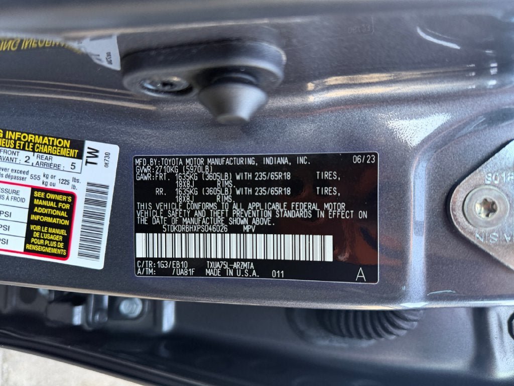 Used 2023 Toyota Highlander XLE AWD/4WD image 36
