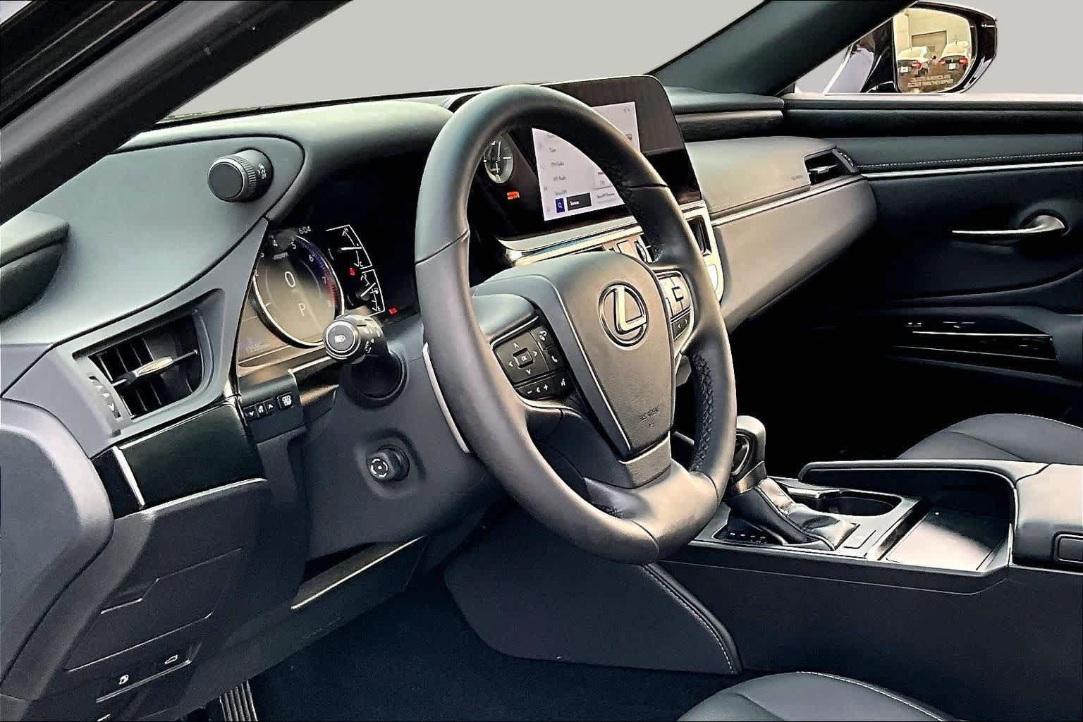 Used 2024 Lexus ES 250 w/ Premium Package AWD/4WD image 17