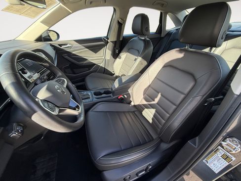 Used 2024 Volkswagen Jetta SE image 10