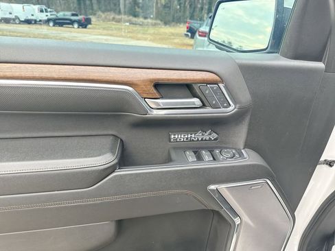 Used 2023 Chevrolet Silverado 1500 High Country w/ Z71 Off-Road Package image 15
