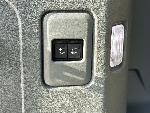 Used 2022 Land Rover Defender 110 XS Edition image 13