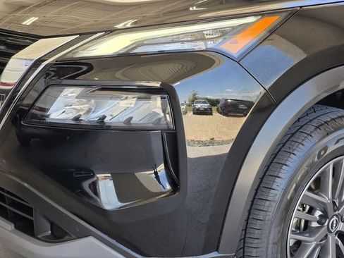 Used 2023 Nissan Rogue S FWD image 7