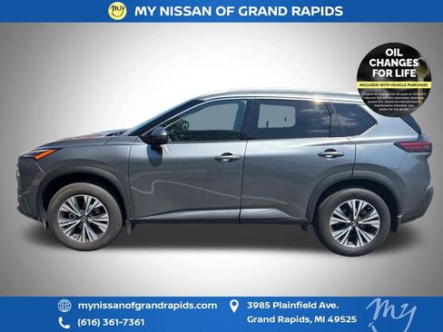 Used 2021 Nissan Rogue SV w/ Premium Package AWD/4WD image 4