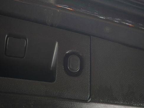 Used 2016 Chevrolet Suburban LTZ AWD/4WD image 12