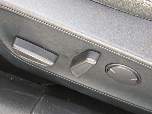 Used 2020 Ford Escape Titanium image 12