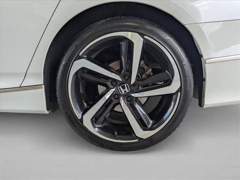 Used 2018 Honda Accord Sport image 13