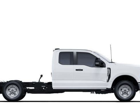 New 2025 Ford F250 XL w/ XL Chrome Package image 27