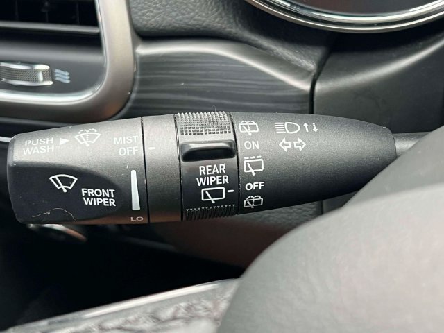 Used 2021 Jeep Grand Cherokee Limited AWD/4WD image 12
