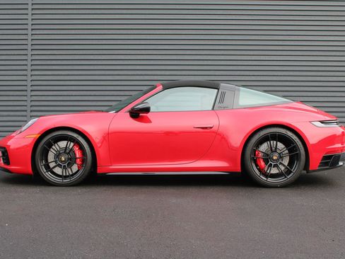 Certified 2022 Porsche 911 Targa 4 GTS image 2