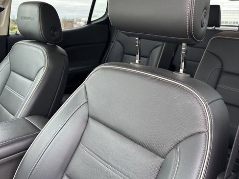 Used 2023 GMC Acadia Denali w/ Denali Ultimate Package image 2