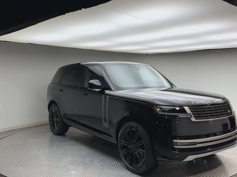 New 2026 Land Rover Range Rover Long Wheelbase SE AWD/4WD image 8